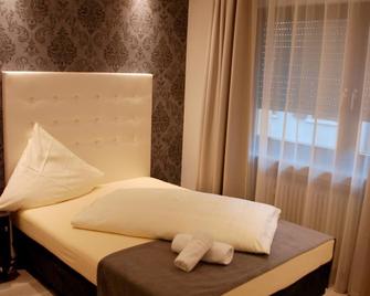 Hotel zur Linde - Hanau - Camera da letto