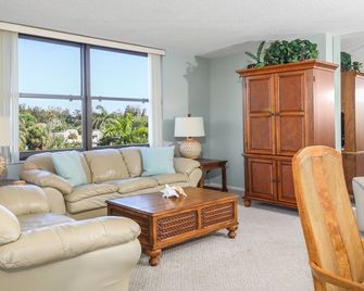Anchorage Resort 2 bedroom 4th Floor Condo Southern View Siesta Key 0887 - Siesta Key - Living room