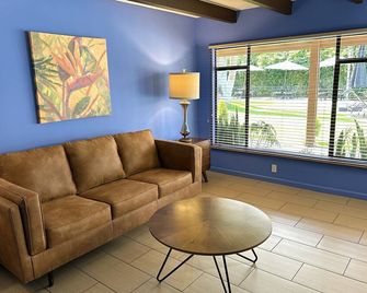 Vista Grande Resort - A Gay Men's Resort - Palm Springs - Sala de estar