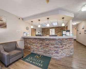 Quality Inn & Suites Sioux Falls South - Sioux Falls - Front desk