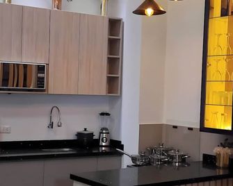 Beautiful loft apartment with kitchen wifi 400 suitable for couple - Ventanilla - Kitchen