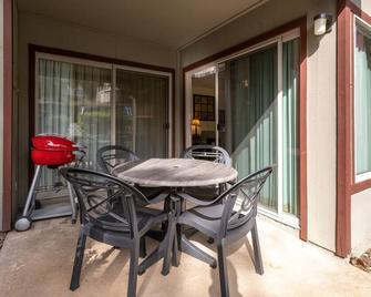 Enjoy a Hassle-Free Stay! 3 Convenient Units w/ Full Kitchen + Pool & Parking - Ramona - Patio