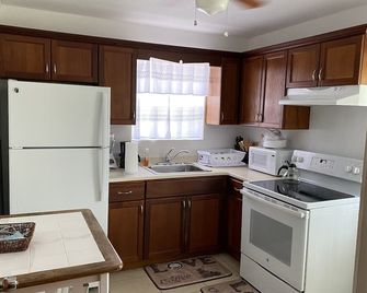 Queens Quarters Wonderful 2 Bed/Bath Apartment - Christiansted - Kitchen