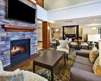 Free Breakfast + 24-Hour Business Center + Gym - Mayfield Heights - Lounge