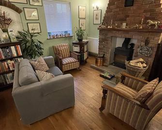 The Old Posthouse B&B - Ingham - Living room