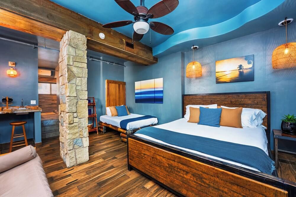 Nomads Hotel thumbnail 2