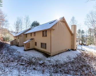 Condo close to cross-country trails, golf, town amenities, ski resorts - Jackson - Budova