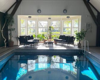 Hafvsnra Grd - Apartment The Stable - Skivarp - Pool