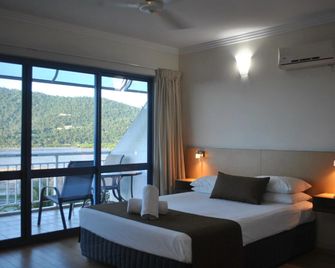 Coral Sea Vista Apartments - Airlie Beach