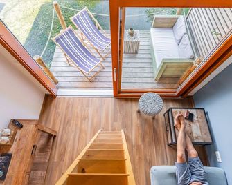 Sea lodges on our own lake - Jetzendorf - Aufgang