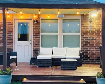 Perfect 4Bd with King Bed Vacation Home - Little Elm - Patio