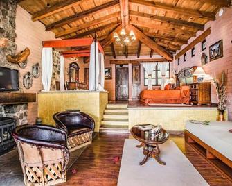 Luxury Retreat Suite - Mascota - Living room