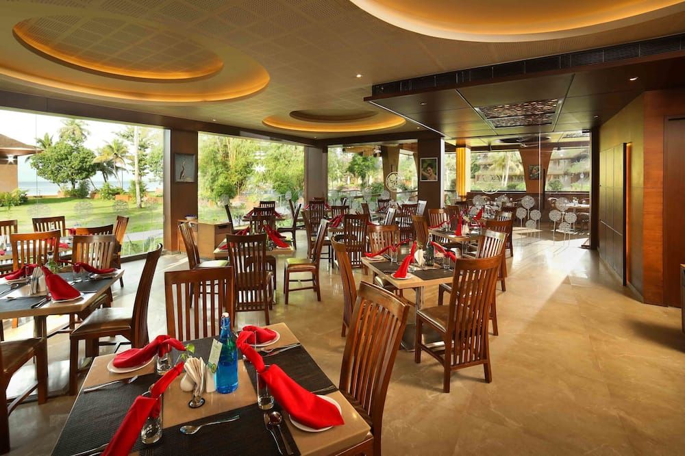 Uday Backwater Resort - אלפי