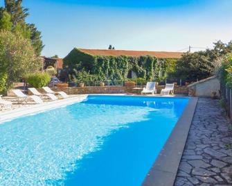 Vineyard cottage classified 4 with large pool between Carcassonne and Narbonne - Ferrals-les-Corbières - Piscina