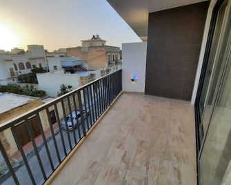 Paradise - Għajnsielem - Balcony