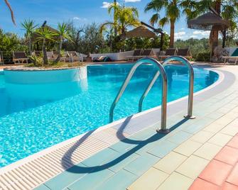 Residence Villantica - Vieste - Piscina