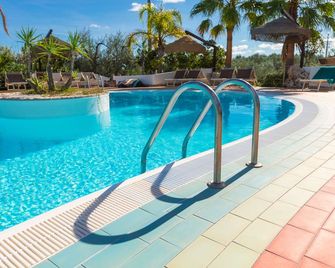 Residence Villantica - Vieste - Piscina