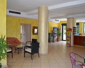 Hotel Des Bains - מילאנו מריטימה - לובי