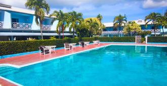 Rovanel's Resort and Conference Centre - Crown Point - Piscina