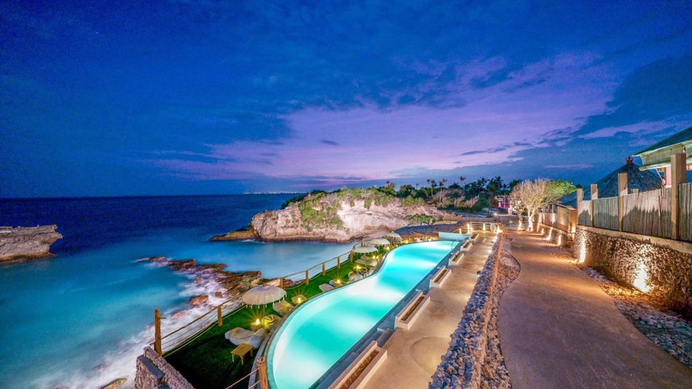 Blue Lagoon Avia Villas