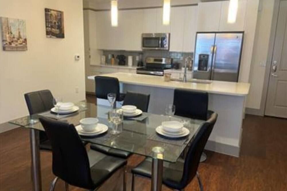 Beautiful Spacious 2 bed/2bath Apartment in The Galleria - יוסטון - חדר אוכל