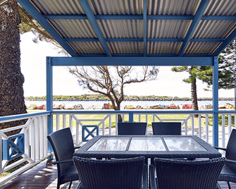 Nrma Port Macquarie Breakwall Holiday Park - Port Macquarie - Balcony