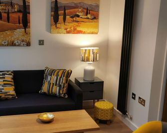 The Barn. - 2 Bedroom Apartment - Gooderstone - Swaffham - Living room