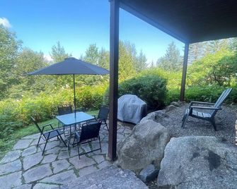 Lovely condo on the mountain with A/C - Mont-Tremblant - Patio
