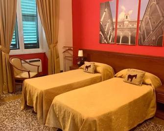 Actor Hotel - Genoa - Bedroom