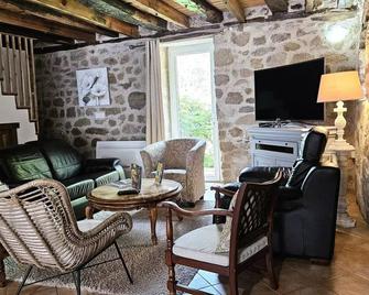 Gîte de France La valade 2 épis - Gîte de France 4 personnes MAE-9404 - Cublac - Sala de estar