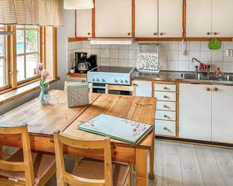 1 Bedroom Stunning Home In Mora - Mora - Kitchen