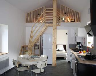 Detached house 1 bedroom, 1 bathroom, large enclosed garden and terrace - Châtel-sur-Moselle - Sala de estar