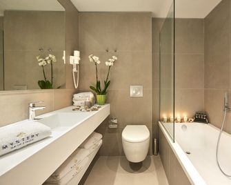 Mystery Skiathos Luxury Residence - Skiathos - Badkamer