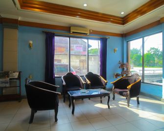 OYO 1915 Southern Asia Hotel - Dumai - Lobby