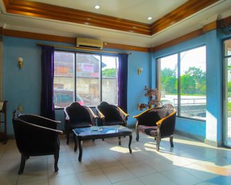 OYO 1915 Southern Asia Hotel - Dumai - Lobby