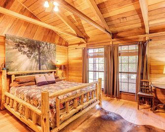 Tumbling Shoals Cabin Less Than 1 Mi to Beaches and Boating! - Heber Springs