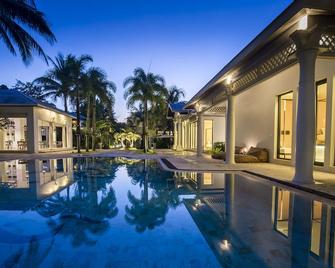 The Anda Mani Khaolak Beachfront Villas - Khao Lak - Havuz