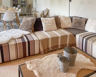 Mas du Murier - Correns - Living room