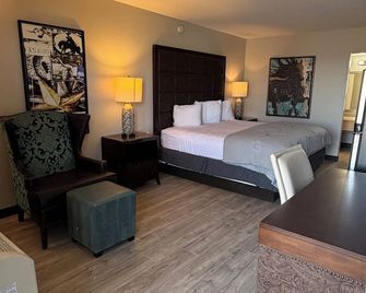 Extend-a-Suites Phoenix - Phoenix