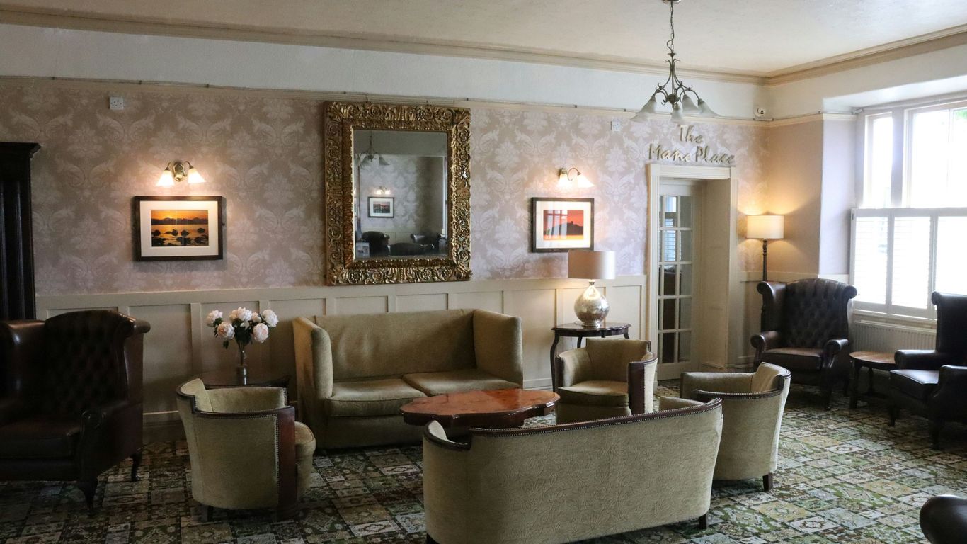 Lion Hotel & Studio Apartments
