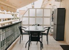 帕特拉斯老港甲板公寓最棒之家飯店 - 帕特雷 - 陽台