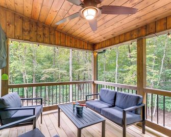 Ellijay Resort Home with Hot Tub and Fire Pit! - Ellijay - Balcón