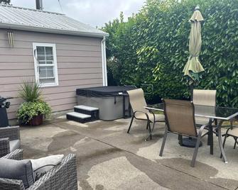 Cozy Forks getaway house - Forks - Patio