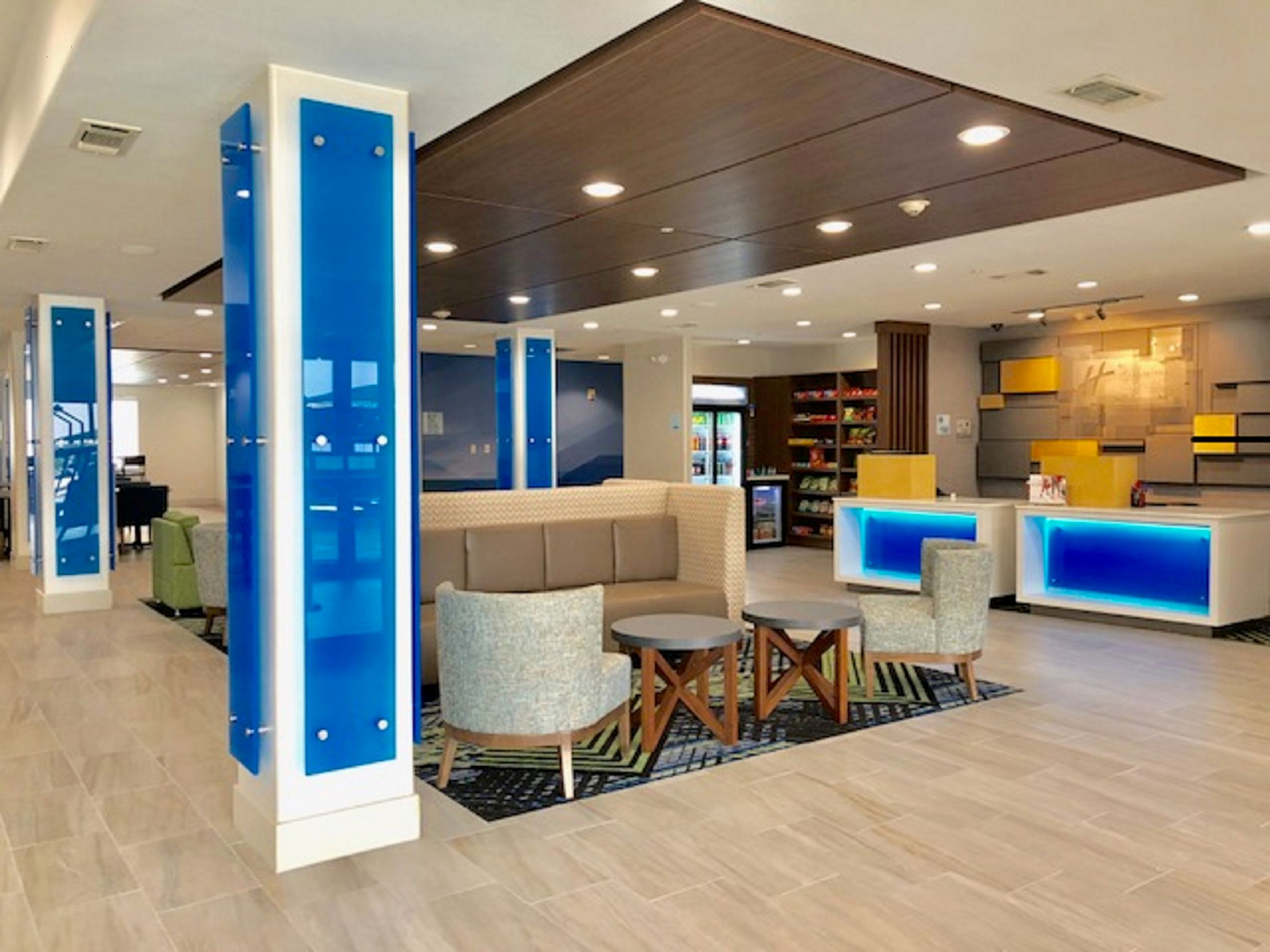 Holiday Inn Express & Suites Longview South I-20 By IHG - לונגוויו - לובי