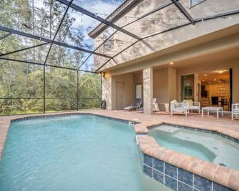 Spacious 6BR/5BA Villa at Windsor at Westside - Poinciana - Pool