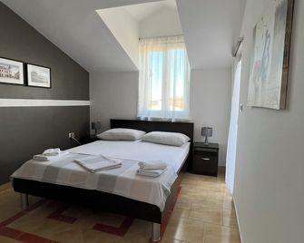 Apartmani M&L - Medulin - Bedroom