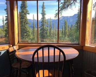 ○ ☆ Denali Moonrise Cabin - Stunning Mountain Views - Denali Park - Balcón