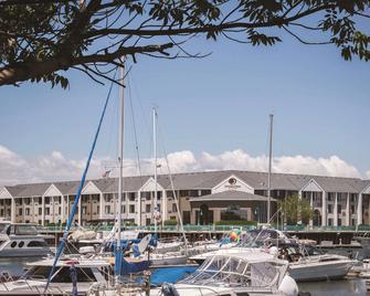 DoubleTree by Hilton Racine Harbourwalk - Racine - Будівля