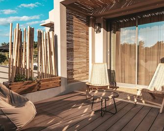 Amoessa Boutique - Adults Only - Polychrono - Balkon
