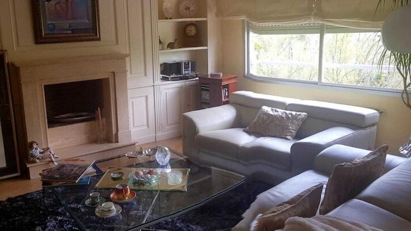 Modern B&B Somosaguas